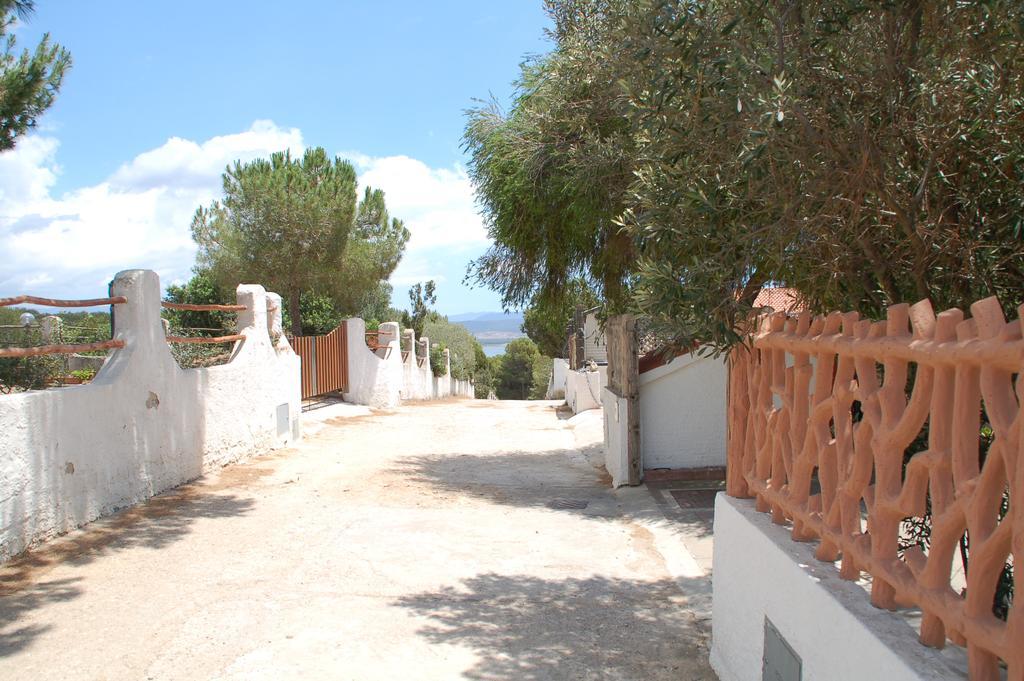 Apartments Casa Vacanze Porto Pino Exterior photo
