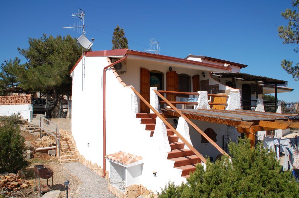 Apartments Casa Vacanze Porto Pino Exterior photo