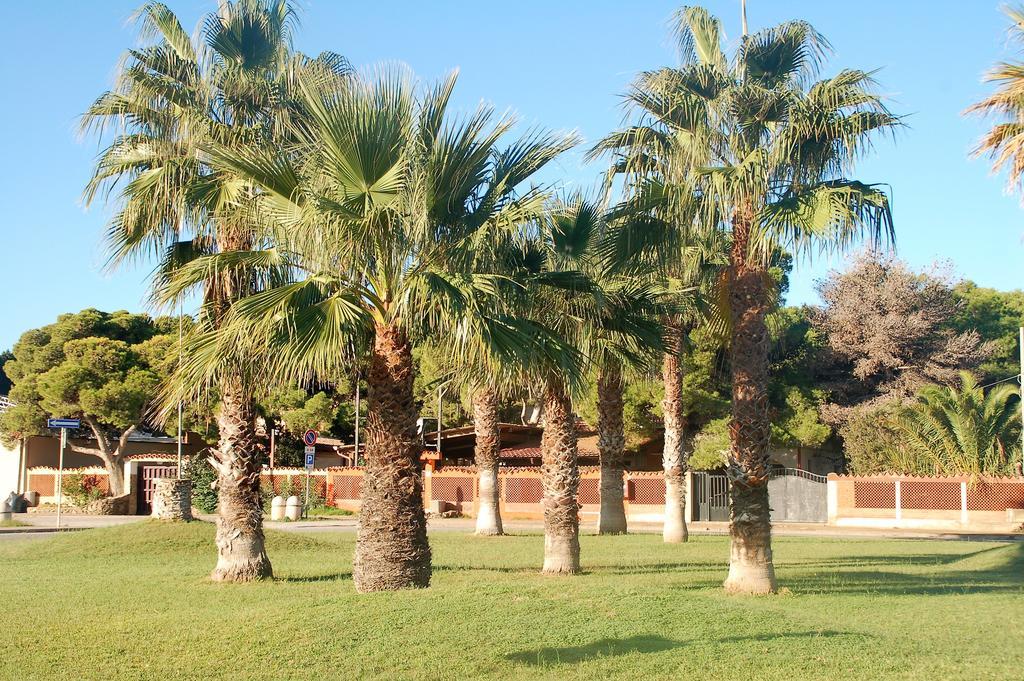 Apartments Casa Vacanze Porto Pino Exterior photo
